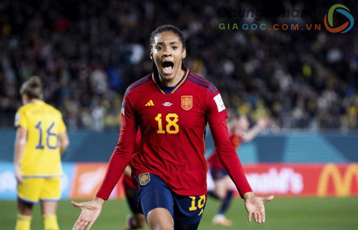 Salma Paralluelo, cầu thủ chạy cánh tài năng của Tây Ban Nha, đã để lại dấu ấn sâu đậm trong World Cup nữ 2023.